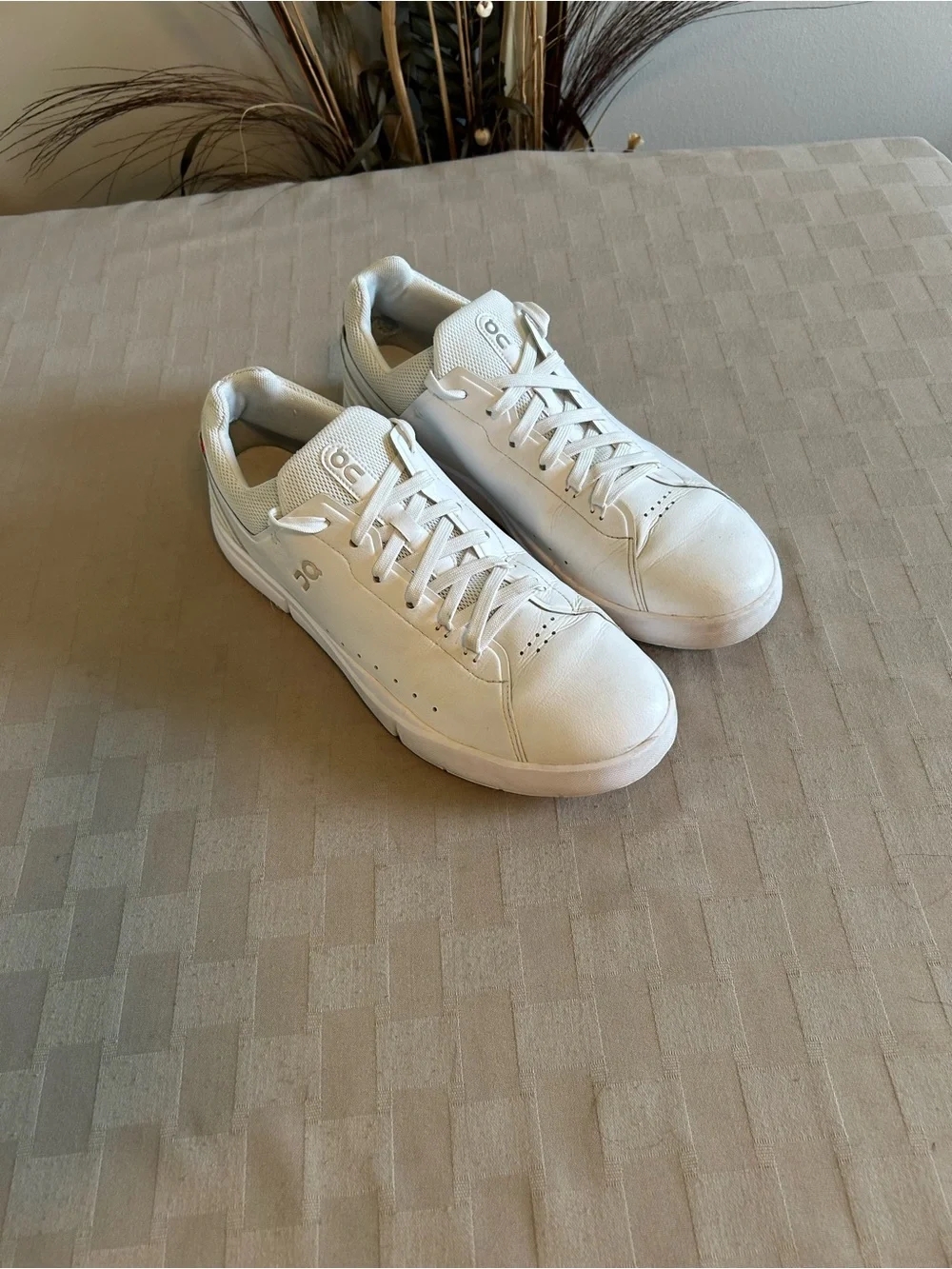 On Running The Roger Advantage Tennis Sneakers in All White